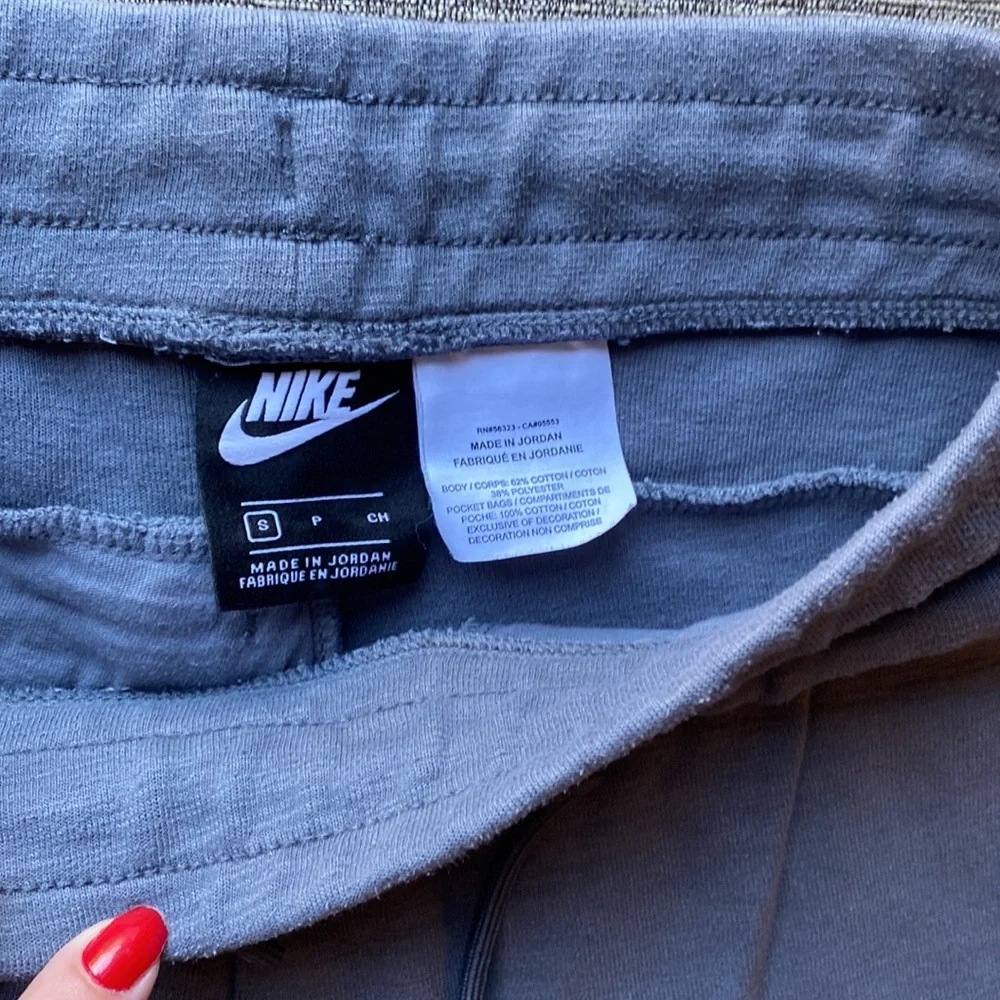Men’s Nike Shorts - Picture 3 of 4